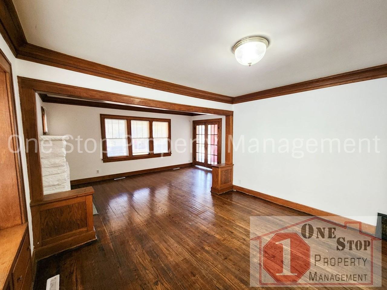 1220 S Ash Ave - Photo 3 of 20