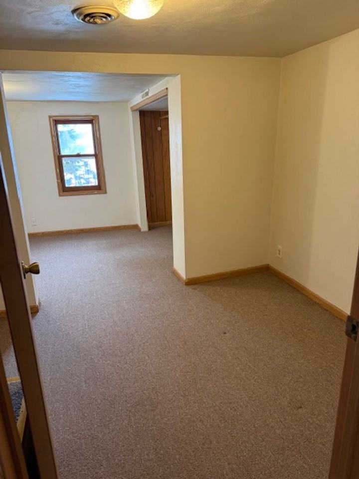 1509A S Maple Ave - Photo 3 of 9