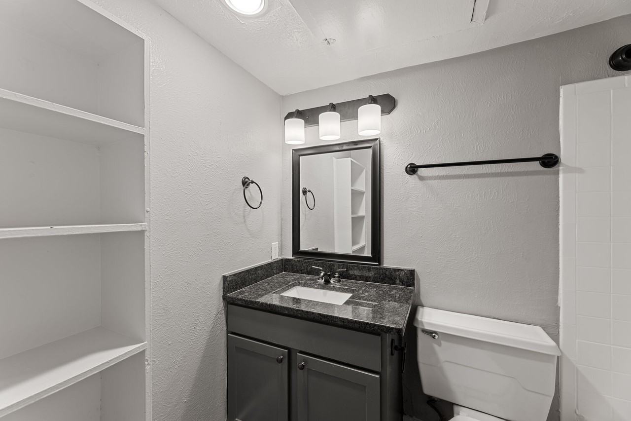 MAVERICK OAK LAWN - Photo 3 of 10