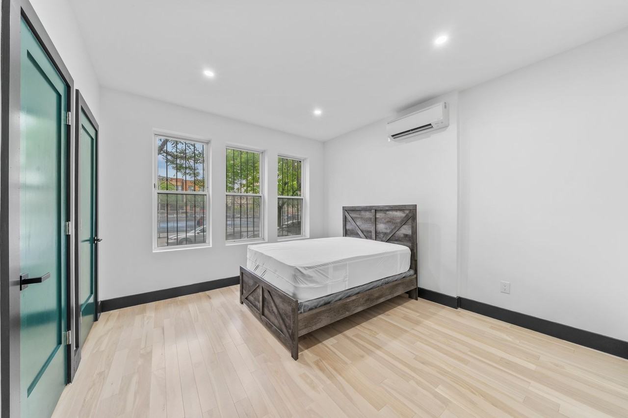 2458 Lorillard BH LLC - Photo 6 of 48