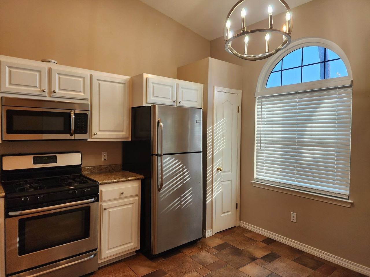 200 Argonaut St - Photo 6 of 32