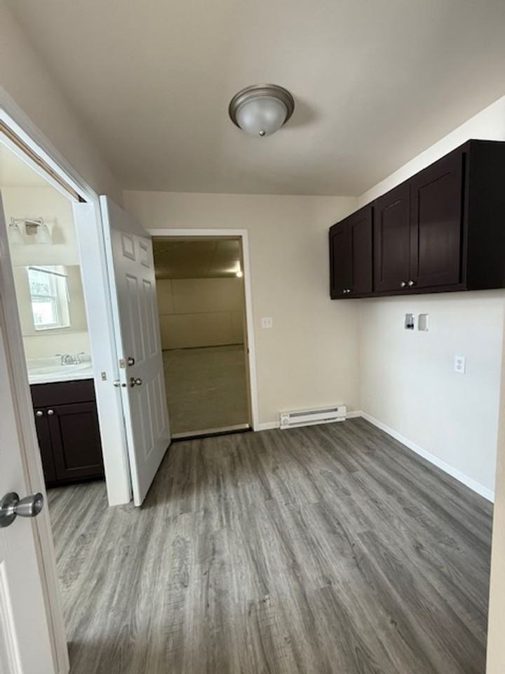 301 - Photo 2 of 9