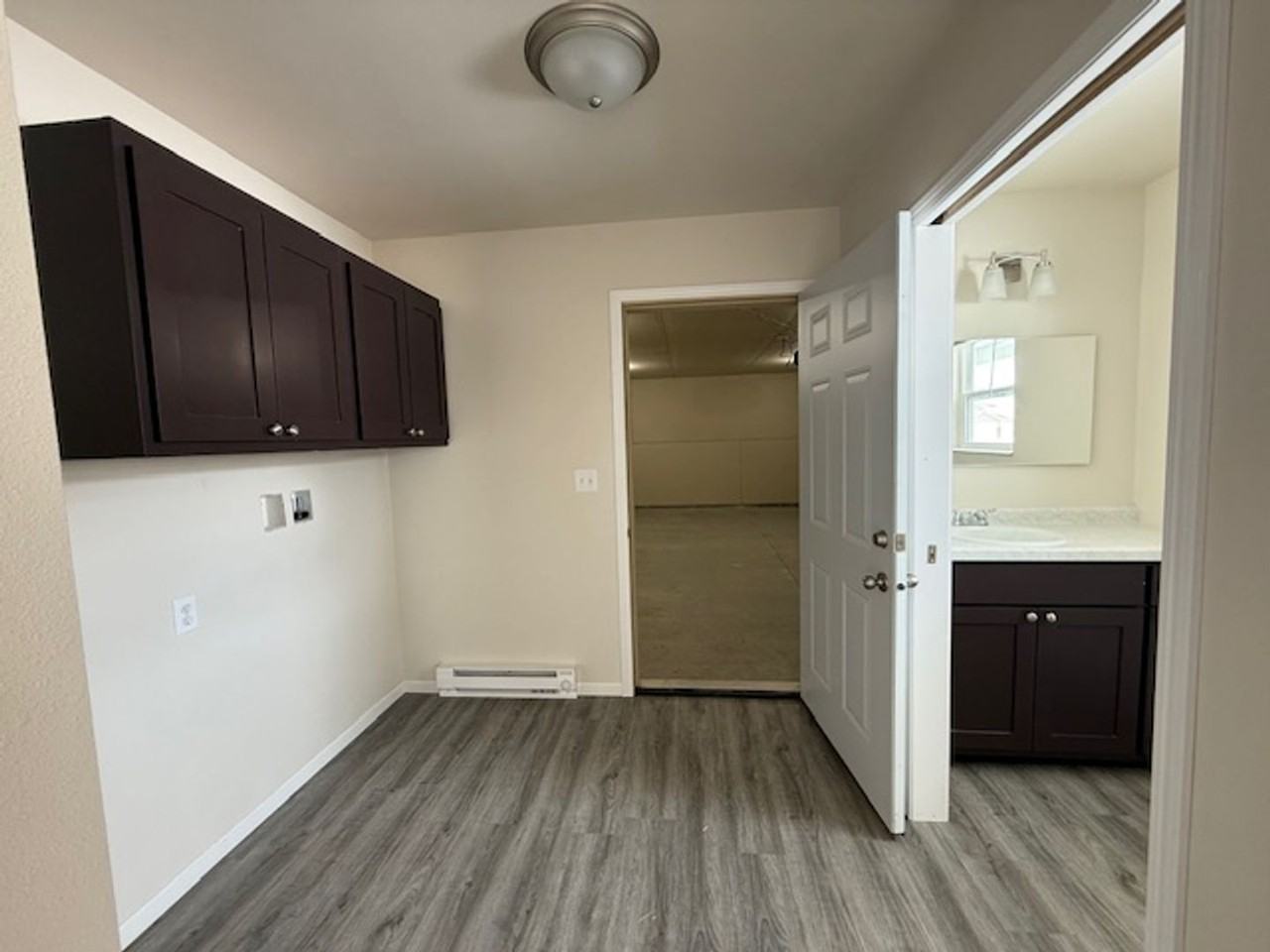 303 Brock Ave - Photo 3 of 11