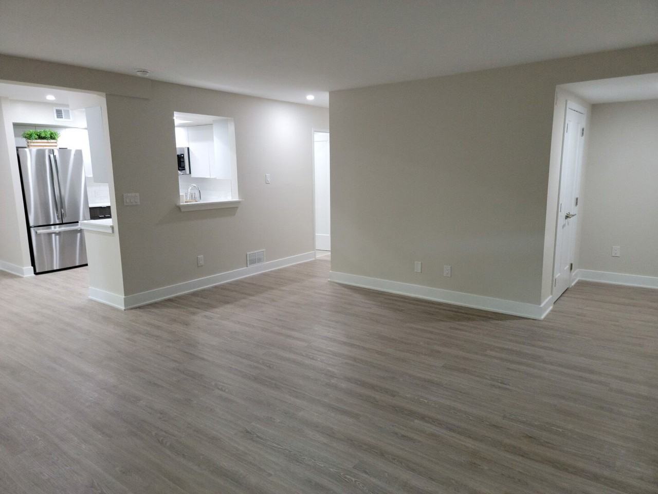 Lolas Place - Photo 5 of 18