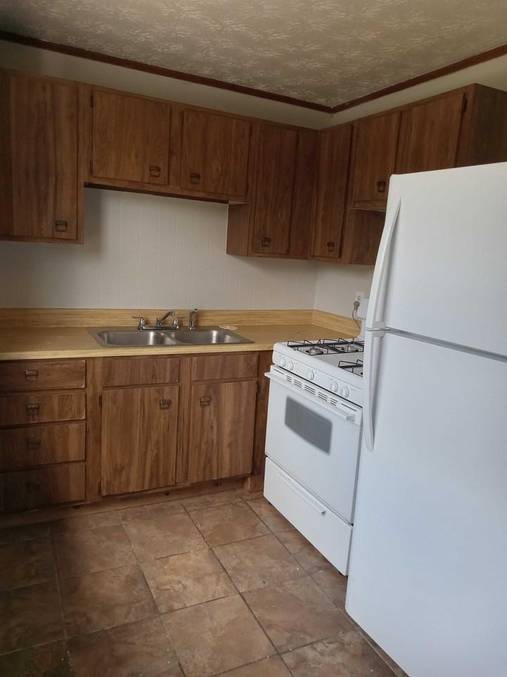 112 South Watauga Ave - Photo 3 of 16