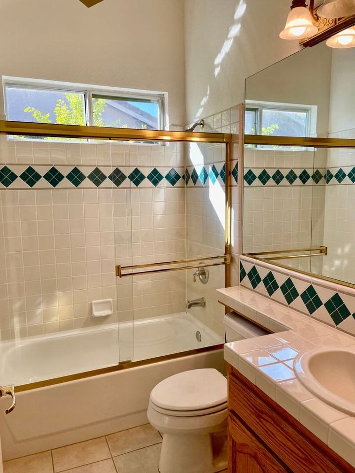 8577 Almond Bluff Ct - Photo 7 of 33