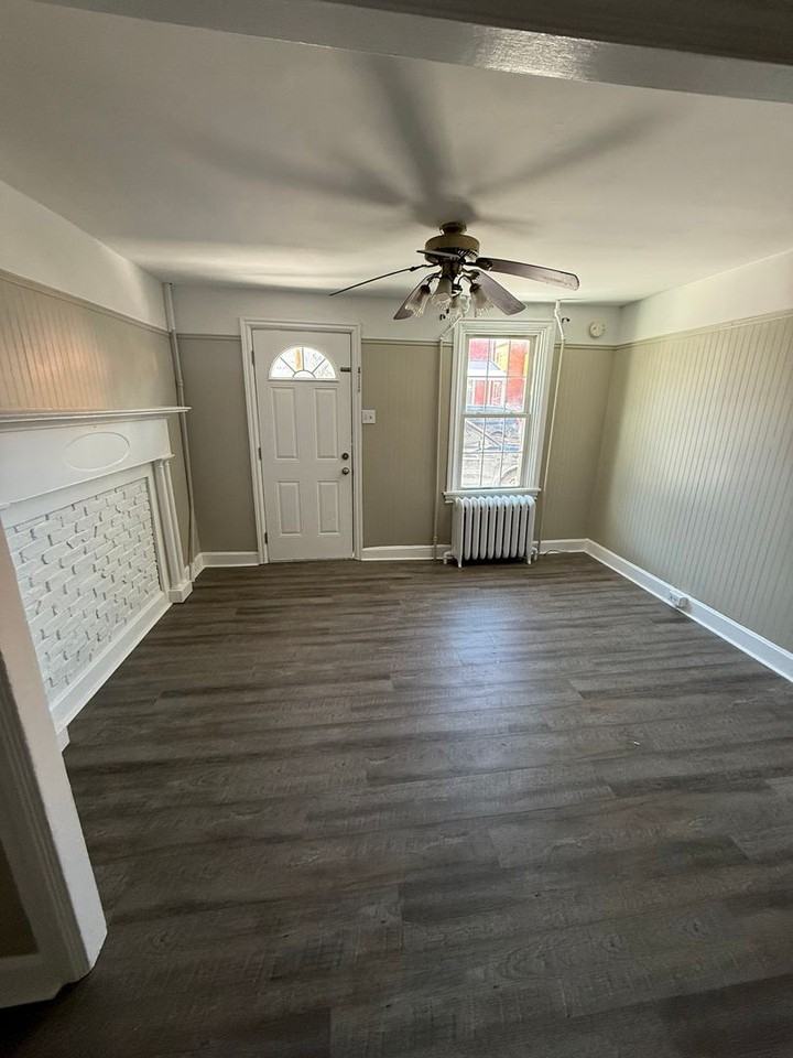 457 N Pitt St - Photo 3 of 19