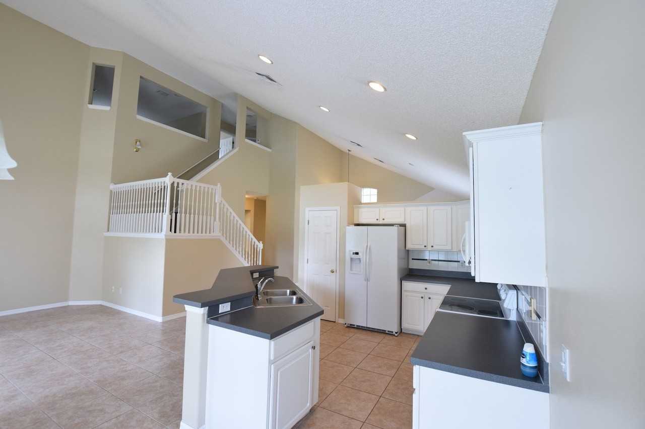 10160 Hidden Dunes Ln - Photo 5 of 14