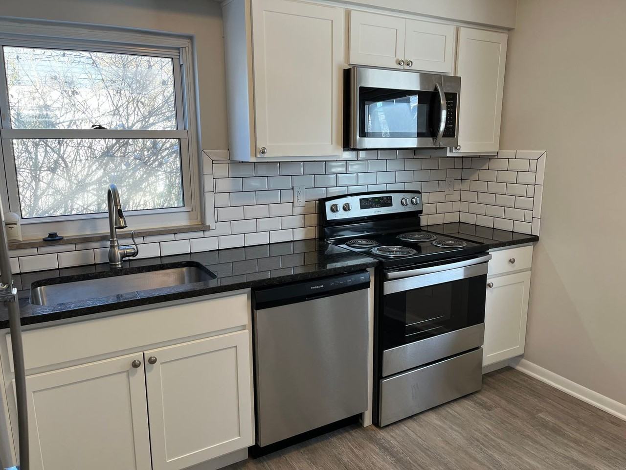 4646 N 4th St - Photo 6 of 25