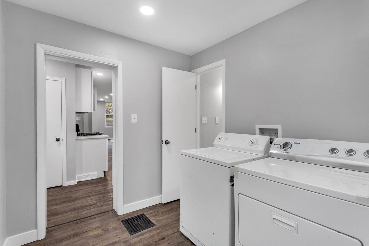 5419 Potter St - Photo 3 of 23