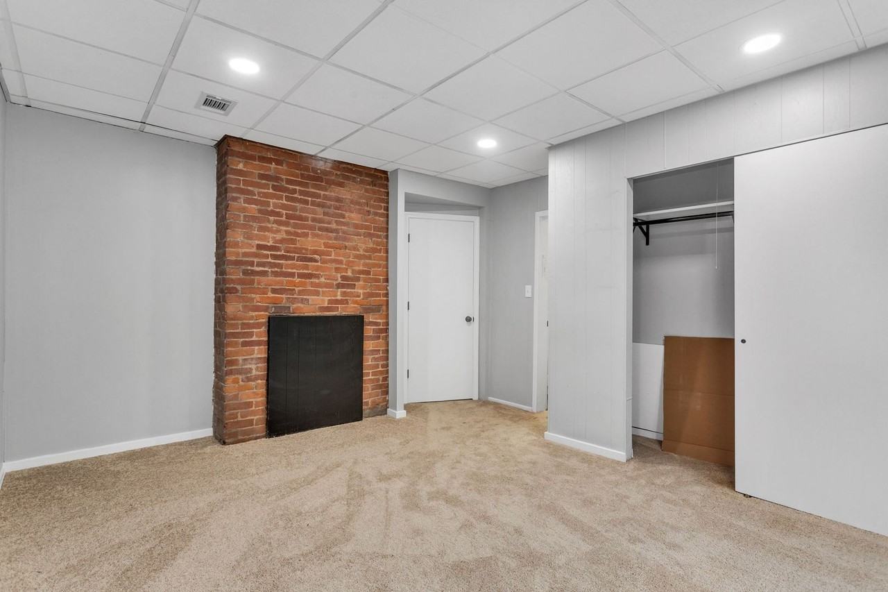 5419 Potter St - Photo 6 of 23