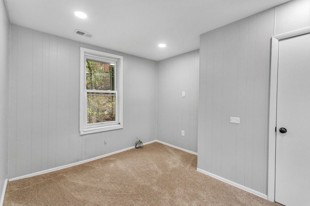 5419 Potter St - Photo 3 of 23