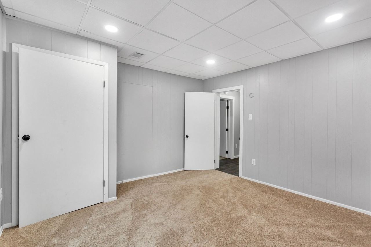 5419 Potter St - Photo 7 of 23