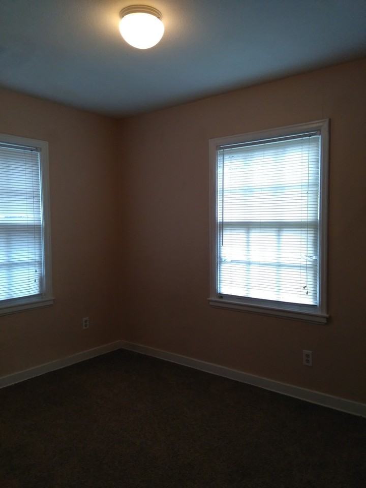 2225 S Kansas St - Photo 4 of 5