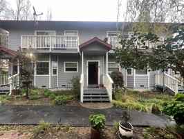 featured image of 2660 Pine St