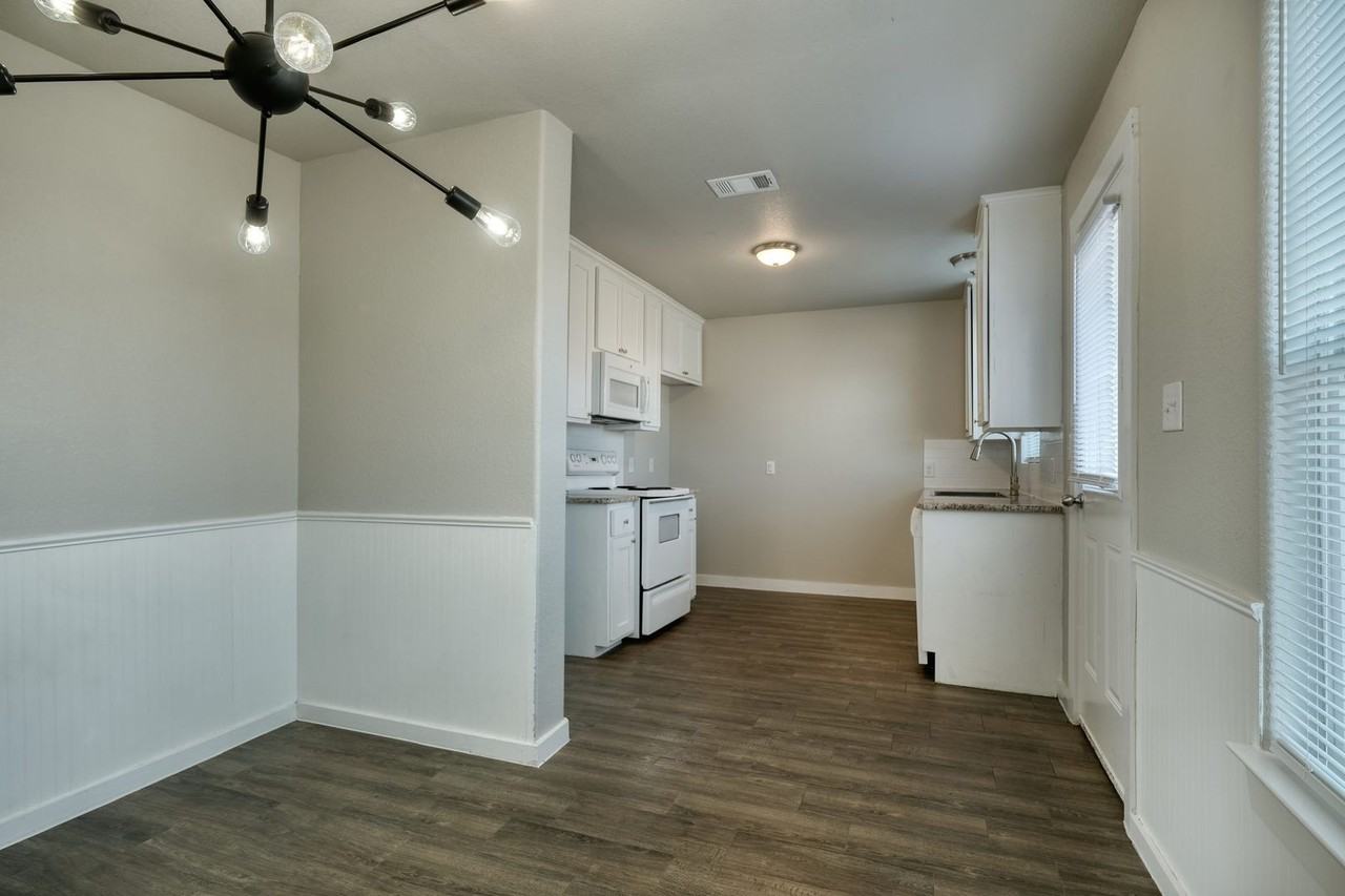 520 W Fm 243 - Photo 2 of 12