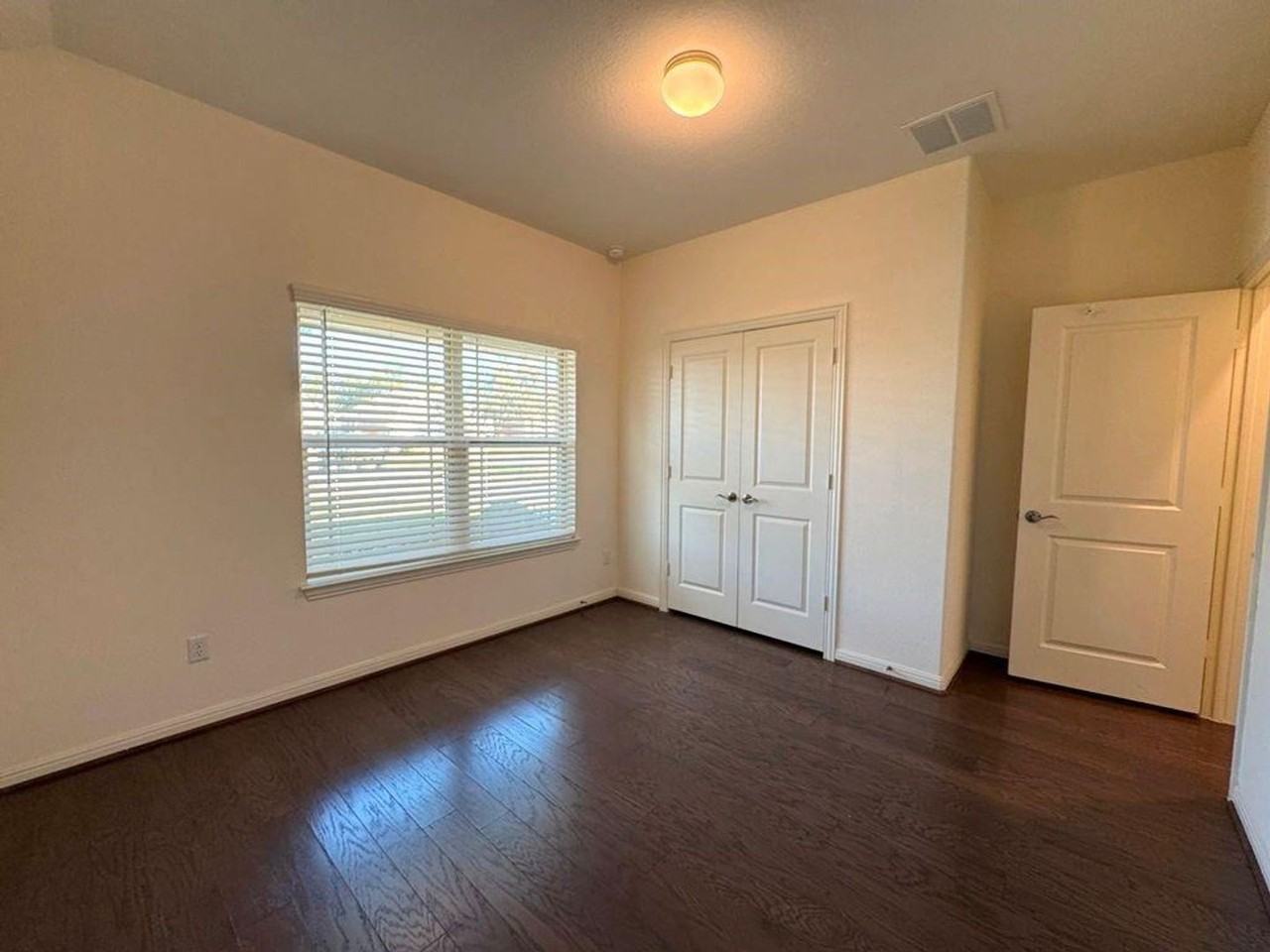 1425 Morning View Rd - Photo 5 of 40