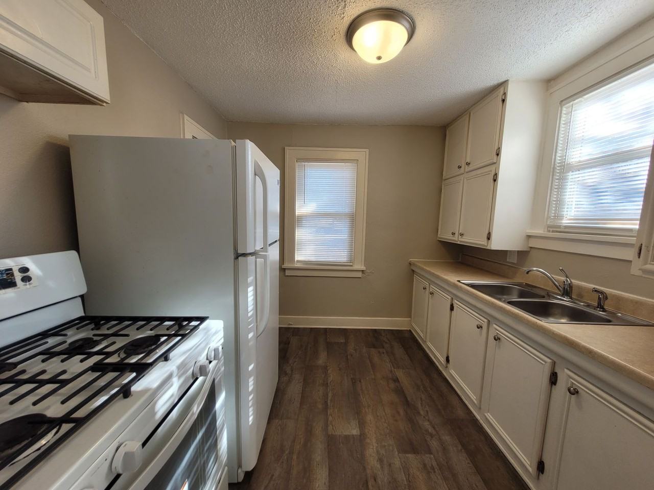 3927 8th Pl - Photo 2 of 23