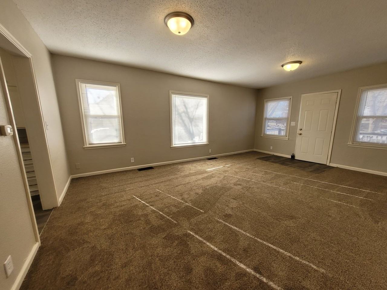 3927 8th Pl - Photo 5 of 23