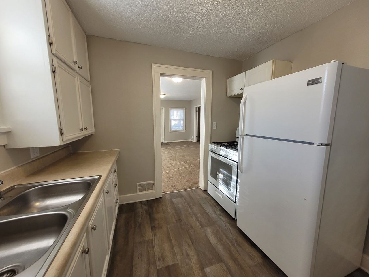 3927 8th Pl - Photo 6 of 23