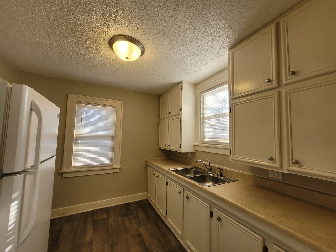 3927 8th Pl - Photo 7 of 23