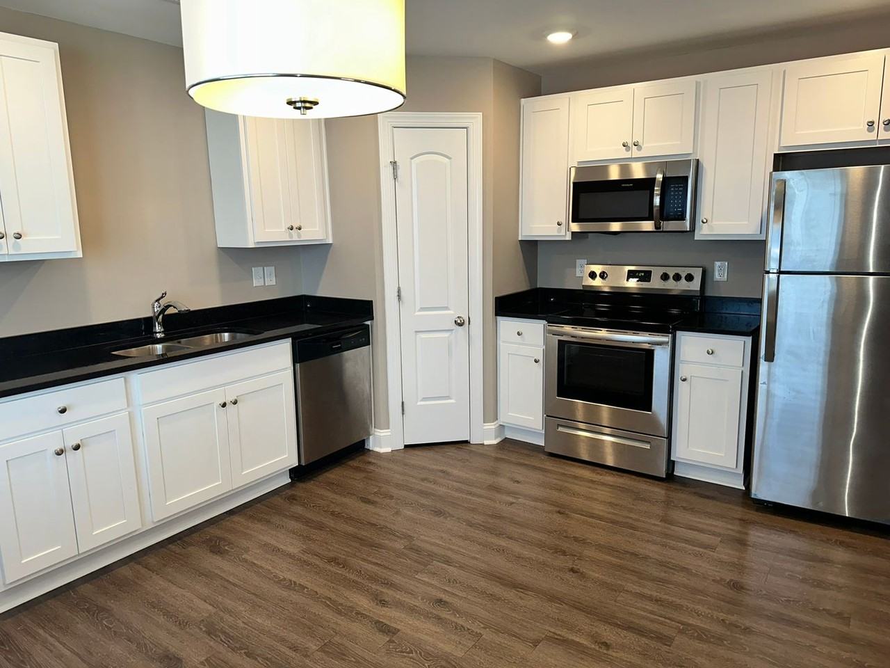 815 S Church St - Photo 4 of 14