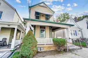 featured image of 2036 Garrard St