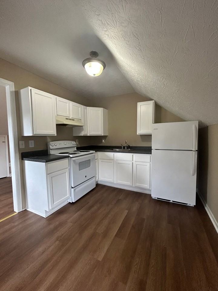 114 Georgia St - Photo 2 of 7