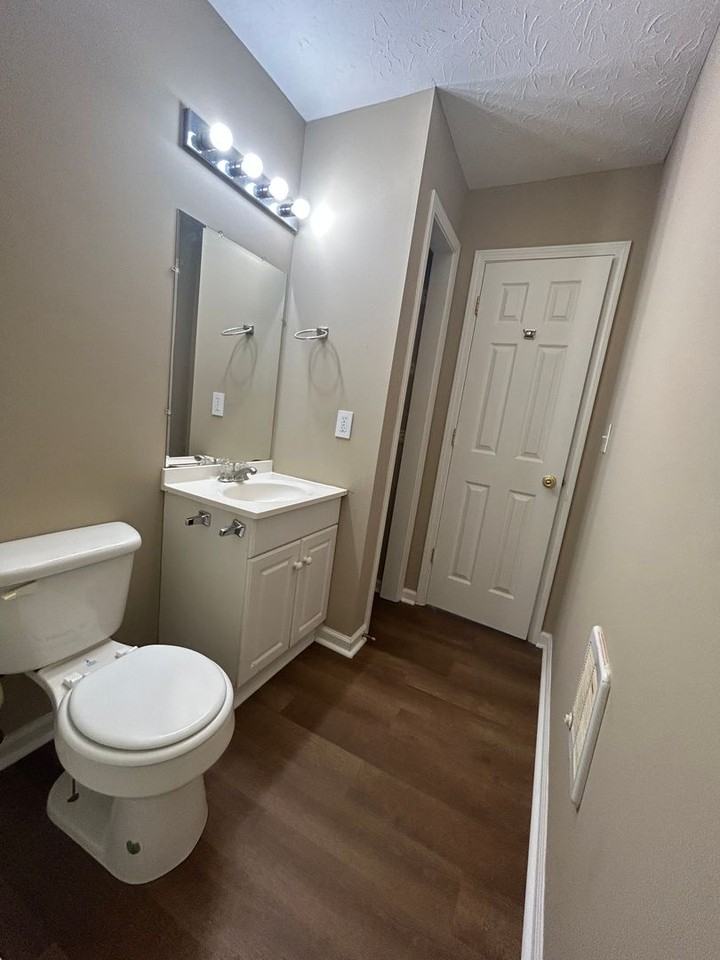 114 Georgia St - Photo 5 of 7