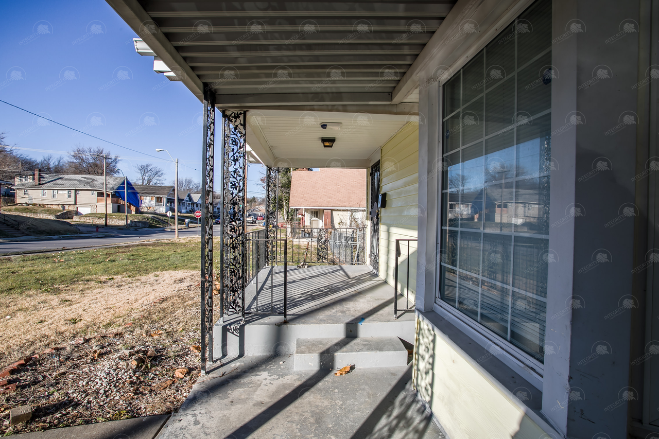 4309 College Ave - Photo 5 of 26