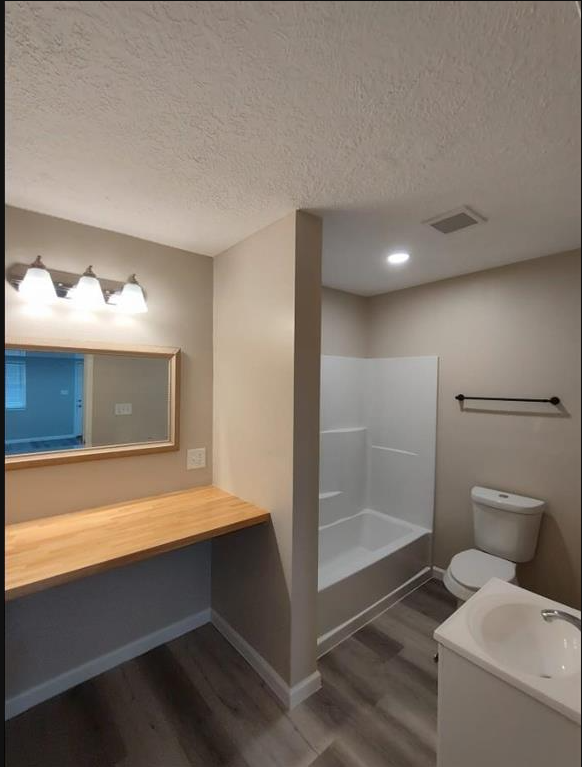 135 West Monroe Street Unit #3 - Photo 3 of 6