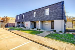featured image of 105 Se Gardens Blvd