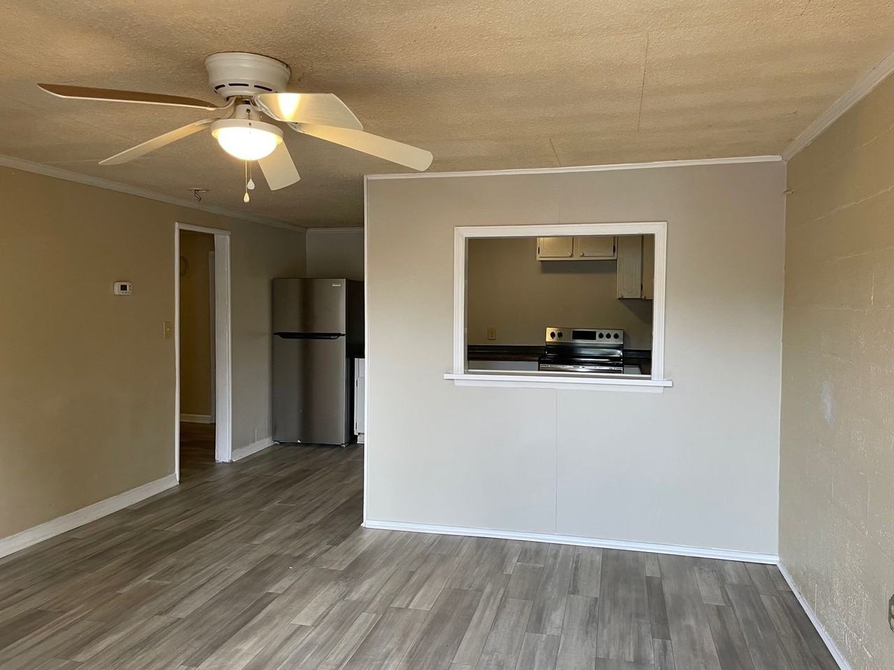 1595 1595 & 1597 PEKIN RD - Photo 2 of 15