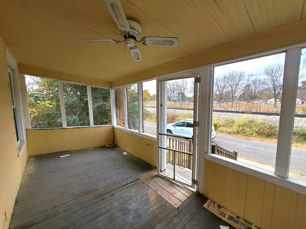 1419 Bluff St - Photo 3 of 21