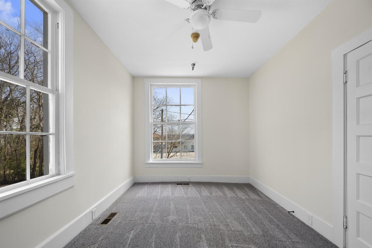 212 West 6th Street - Photo 3 of 13