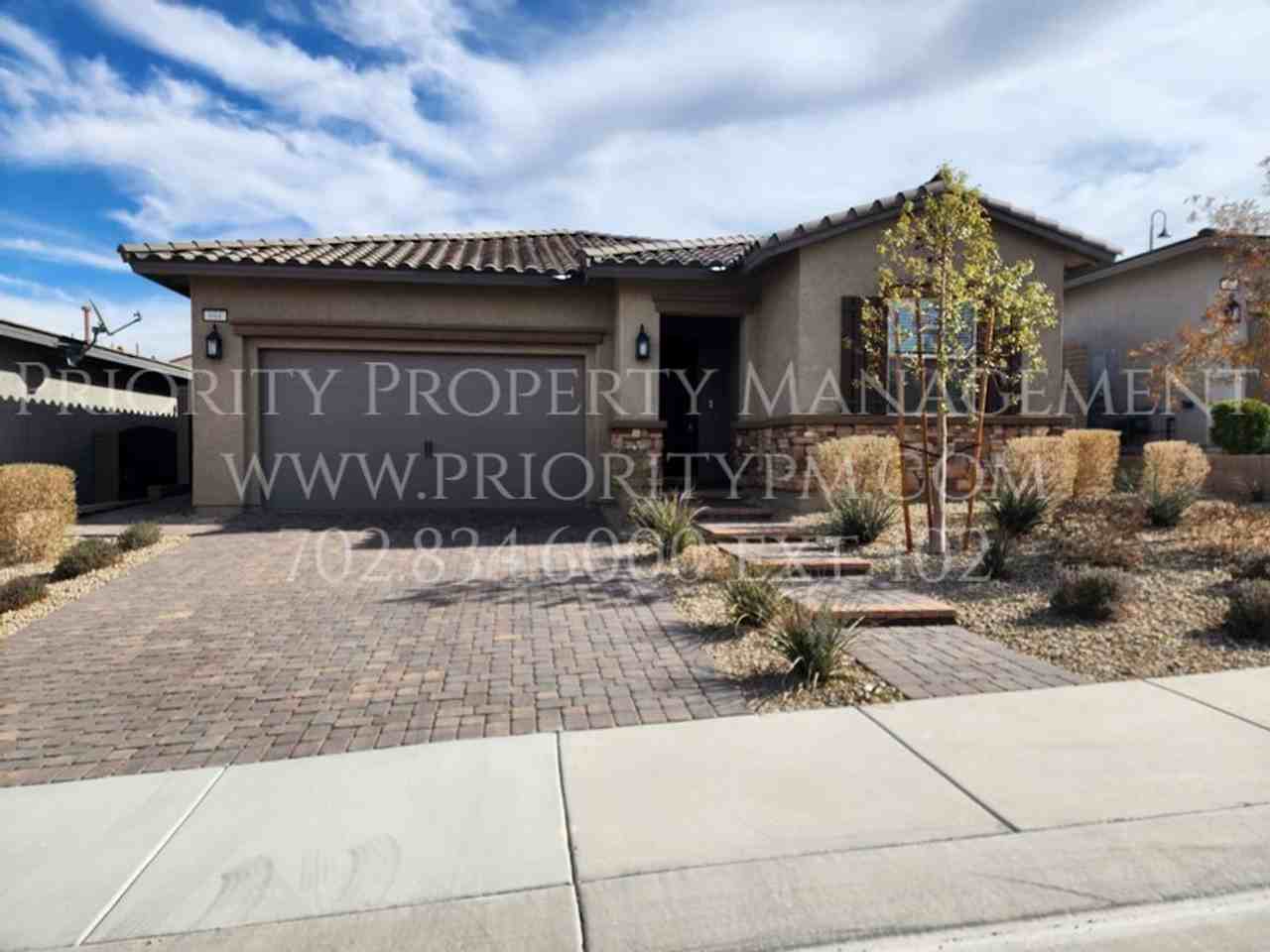 684 Sunray Park St - Photo 2 of 25