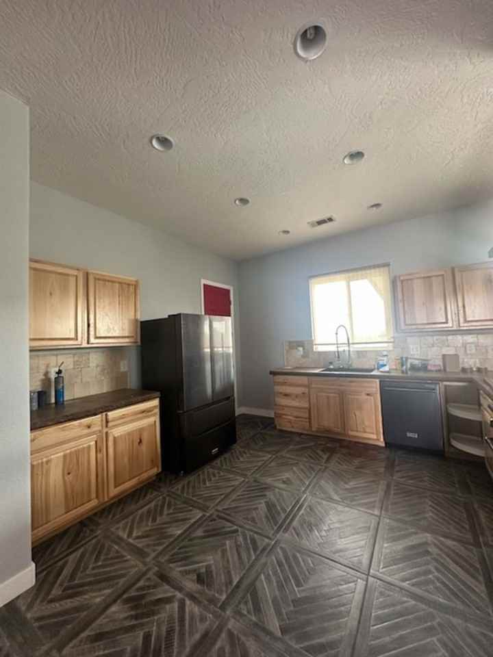 29435 Frontier Rd - Photo 2 of 25