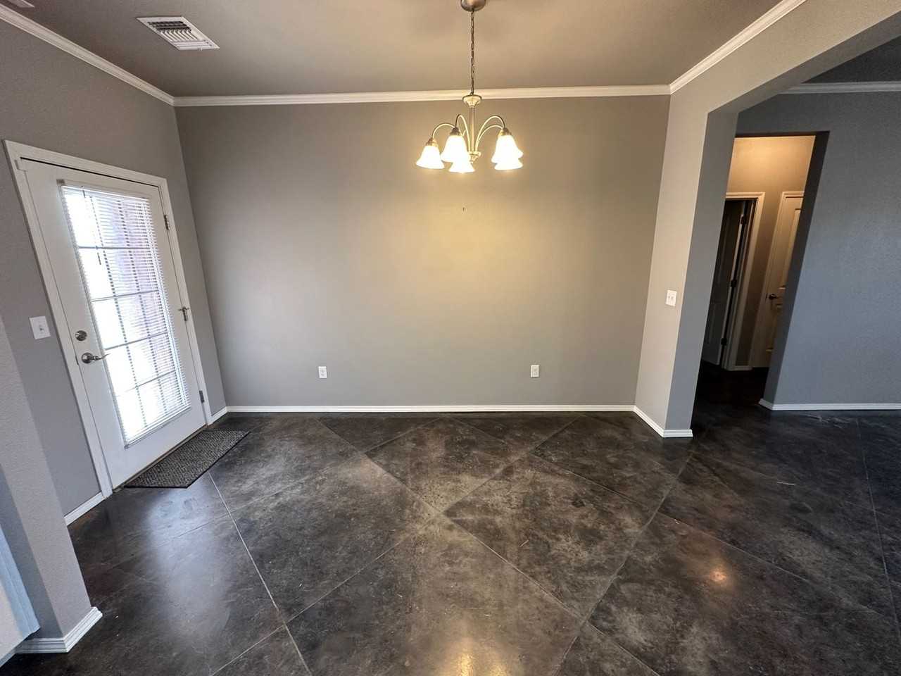 8001 Legacy Pkwy - Photo 5 of 16