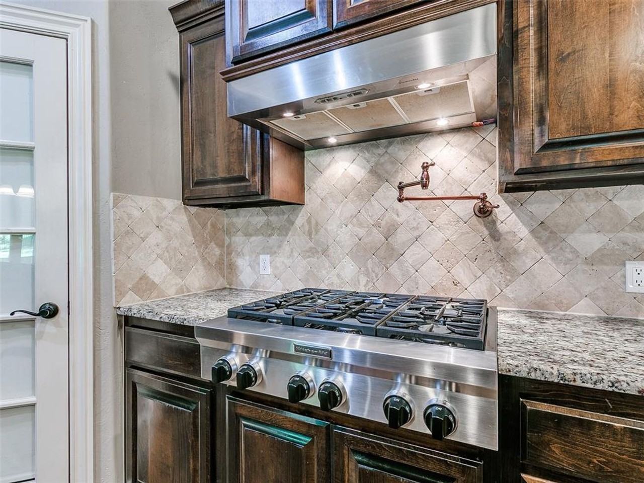 2082 Vaquero Ct - Photo 7 of 29