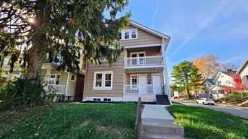featured image of 1113 Oakwood Ave