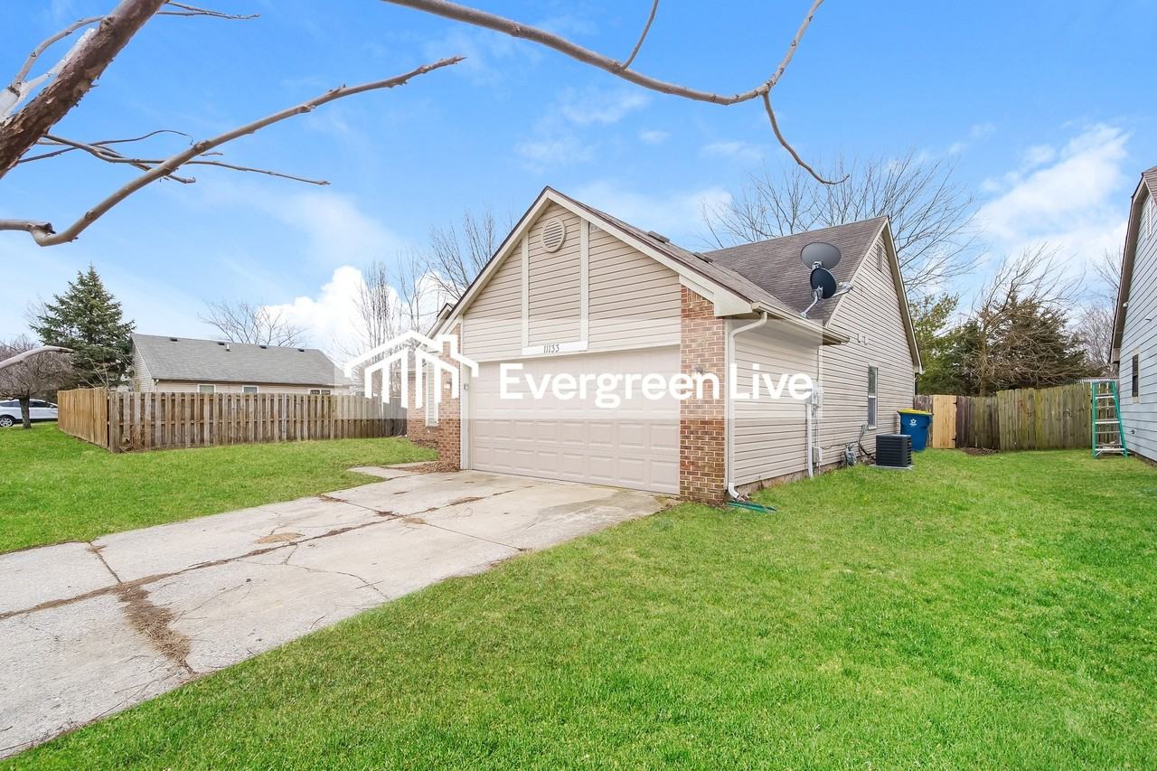 11133 Hunters Blvd - Photo 2 of 21