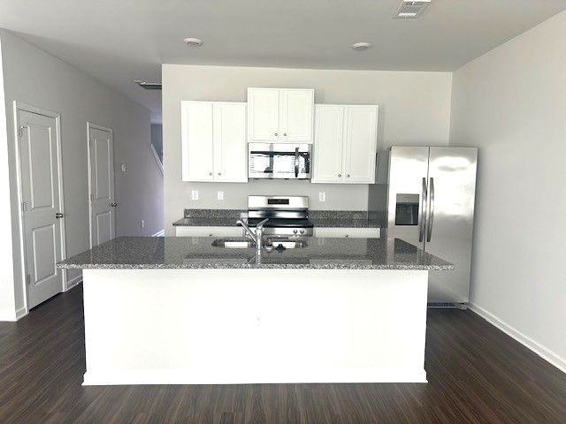 157 Village Green Dr Nw - Photo 3 of 10