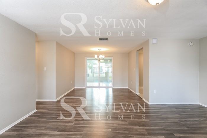 6052 Cecelia Dr - Photo 3 of 15