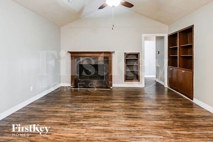 1206 Kitty St - Photo 2 of 16