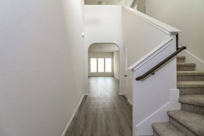 8304 Runner Oak Ln - Photo 2 of 14