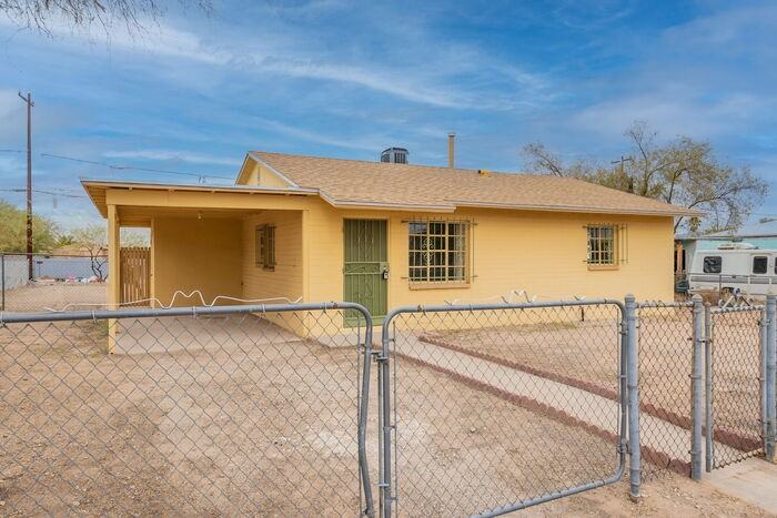 2053 E Hancock Vis - Photo 2 of 31