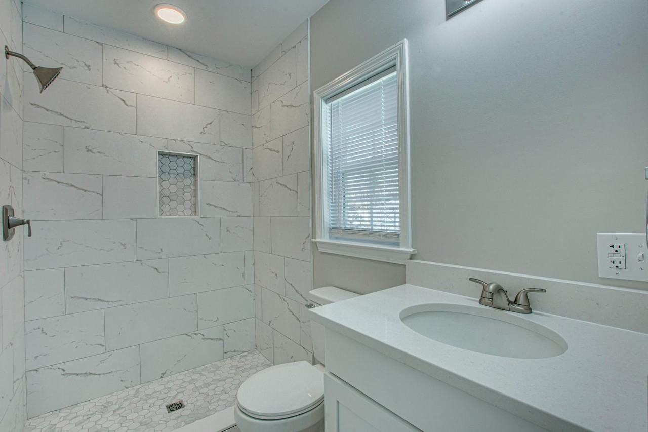 432 Farrell st LLC - Photo 3 of 21