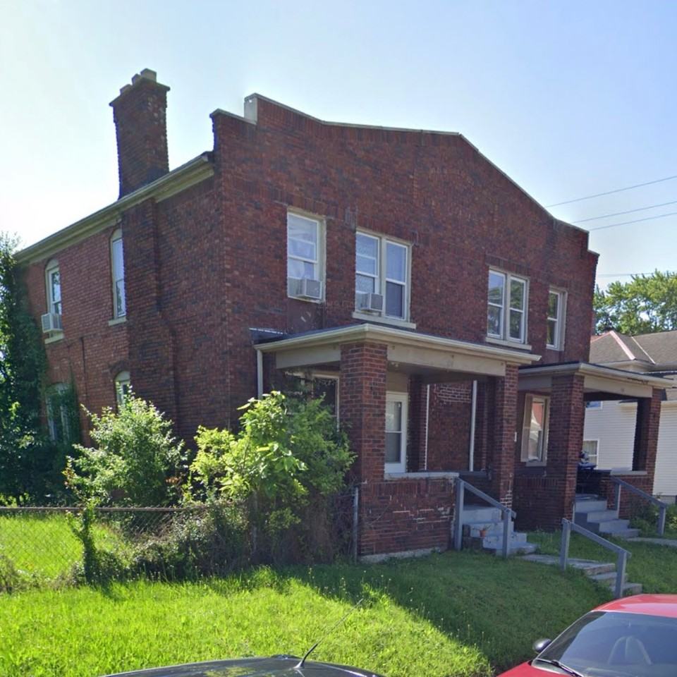 814 S 18th St - Photo 2 of 20