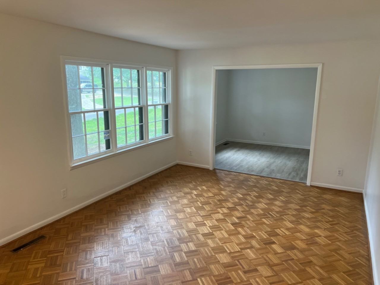 913 Sun Valley Rd - Photo 5 of 12