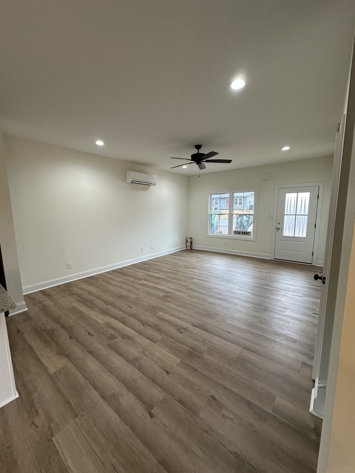 1015 Piedmont St #A - Photo 3 of 21